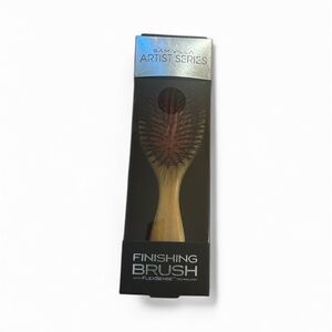 Sam Villa Artist Series Finishing Brush
